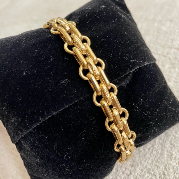 Chanel CC Turnlock Reissue Chain Link Bracelet - Picture 5 of 14